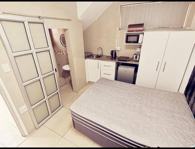 1 BEDROOM PROPERTY TO RENT IN GLENWOOD